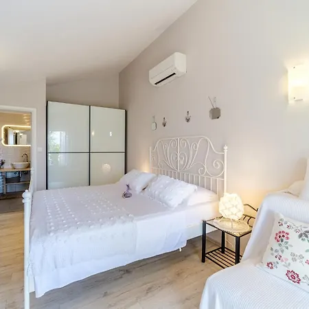 Seaside Luxury With A Swimming Pool Mirca, Brac - 16183 Villa