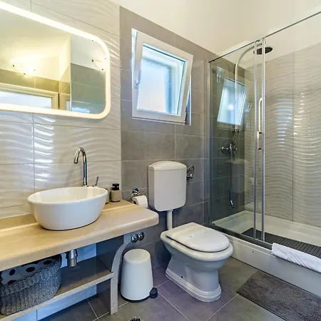 Seaside Luxury With A Swimming Pool Mirca, Brac - 16183